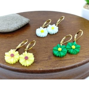 Beautiful Daisy Earrings